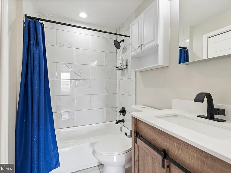 2219 E Chase St — Photo 34