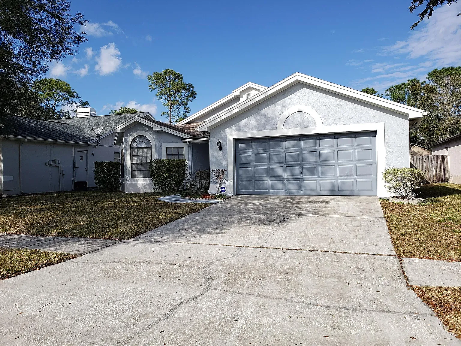 4 bed, 2080 sqft, $2,500 — Photo 1