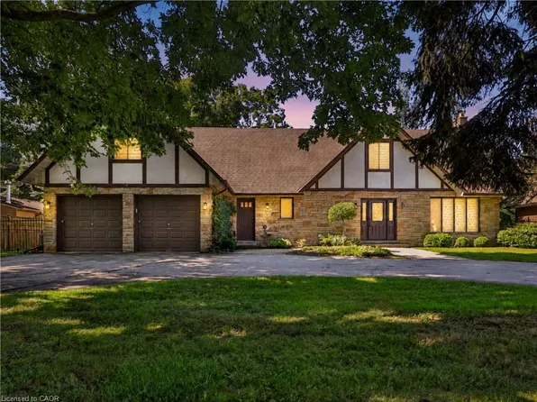 30 Birkbank Dr, Oakville, ON L6J 4Y9