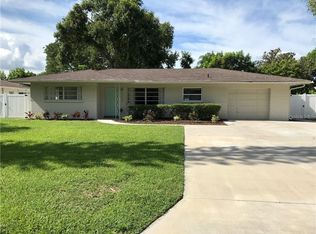 2230 Sunnyside Ln, Sarasota, FL 34239