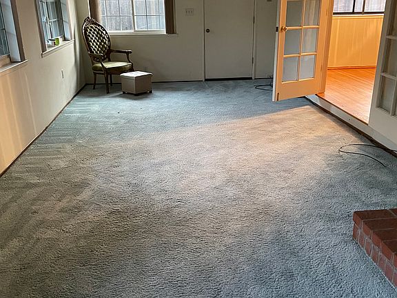 3rd image of 1044 Gloucester Ct