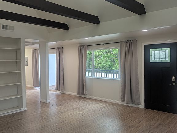 3rd image of 3114 Cahuenga Blvd E