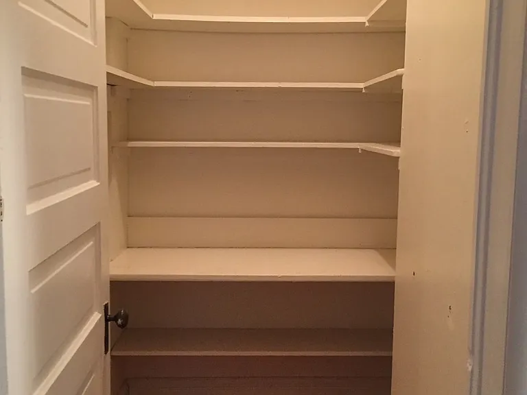740 University Ave — Photo 11