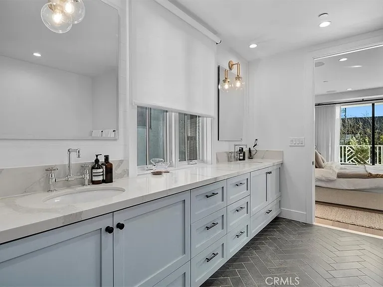 441 34th St — Photo 33
