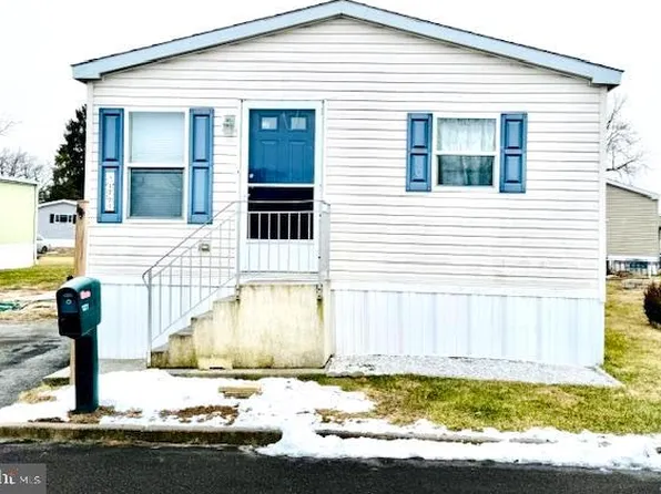 1221 Adler Dr, Morrisville, PA 19067