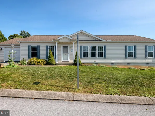 31 Garnet Ln, Annville, PA 17003