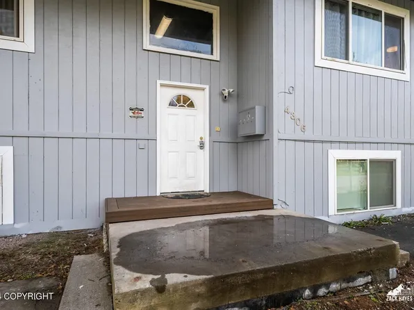 4306 McPhee Ave, Anchorage, AK 99508