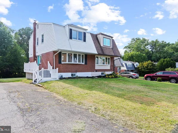 716 Swarthmorewood Ln, Swarthmore, PA 19081