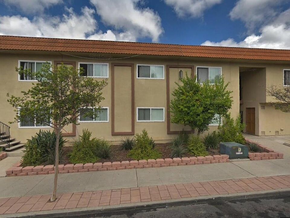 1st image of 205 E 12th St