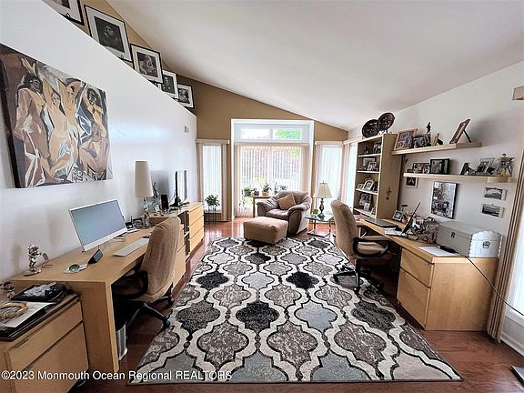 3rd image of 1621 Wisteria Court