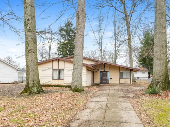 23983 Delmere Dr, North Olmsted, OH 44070