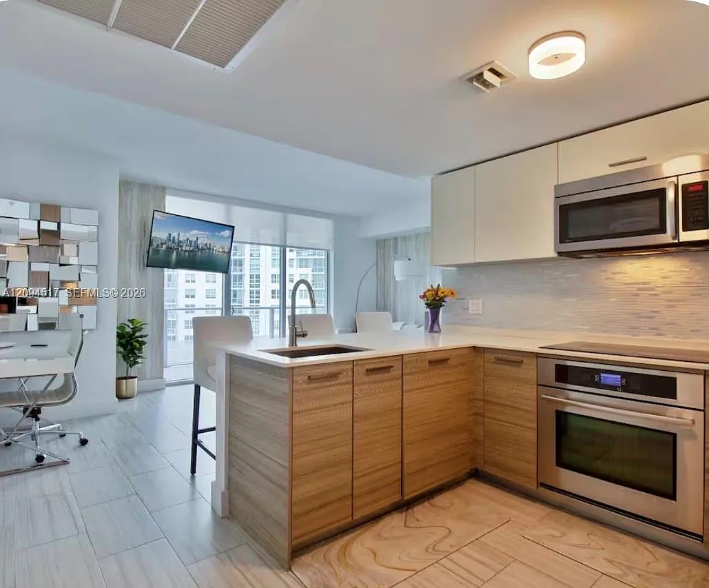 Brickellhouse Condo — Photo 3