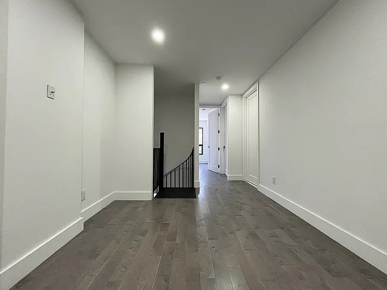 2113 5th Ave #1R — Photo 15