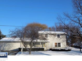 833 Edgewood Dr, Green Bay, WI 54311