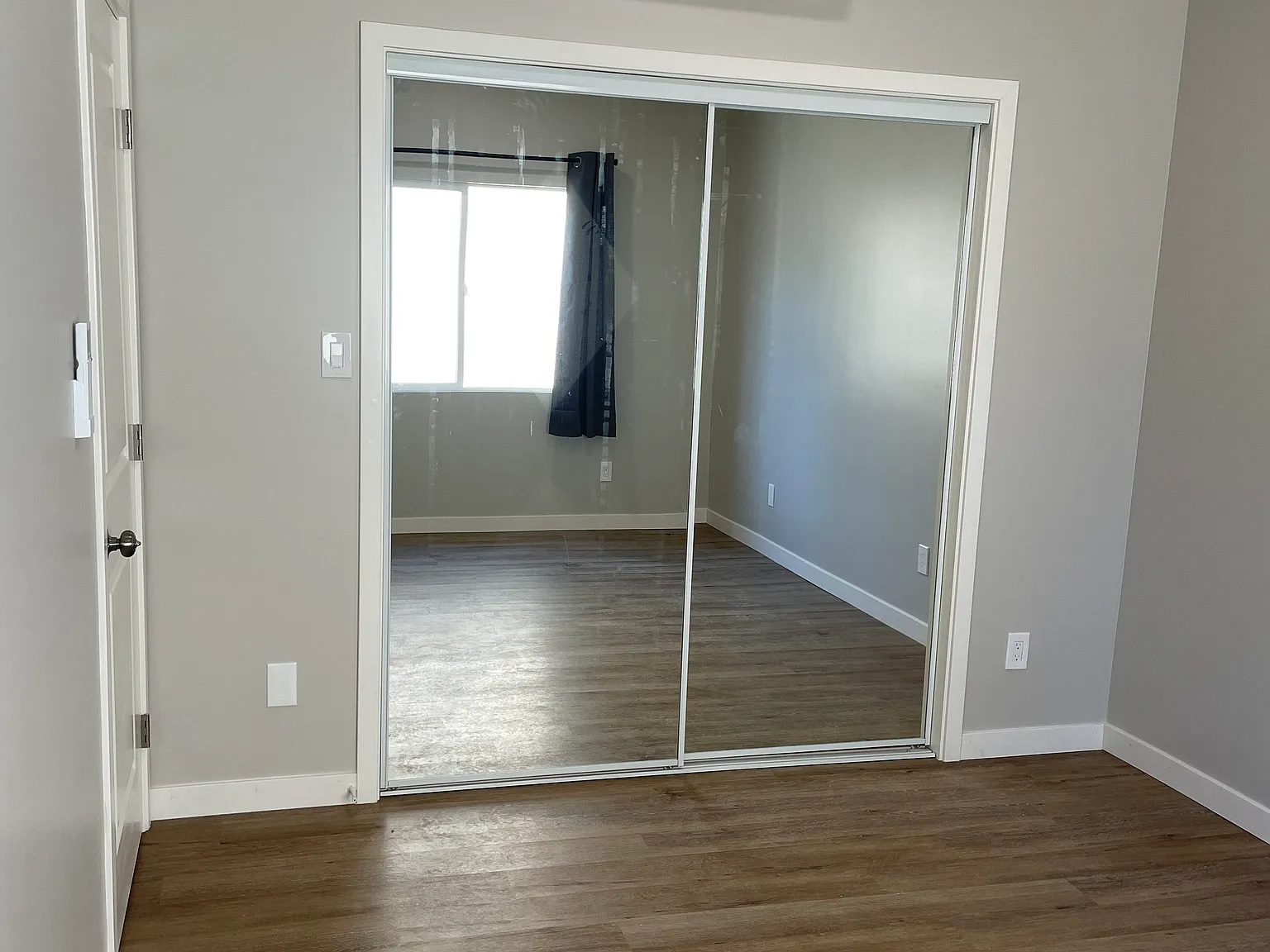 1 bed, 576 sqft, $2,150 — Photo 3