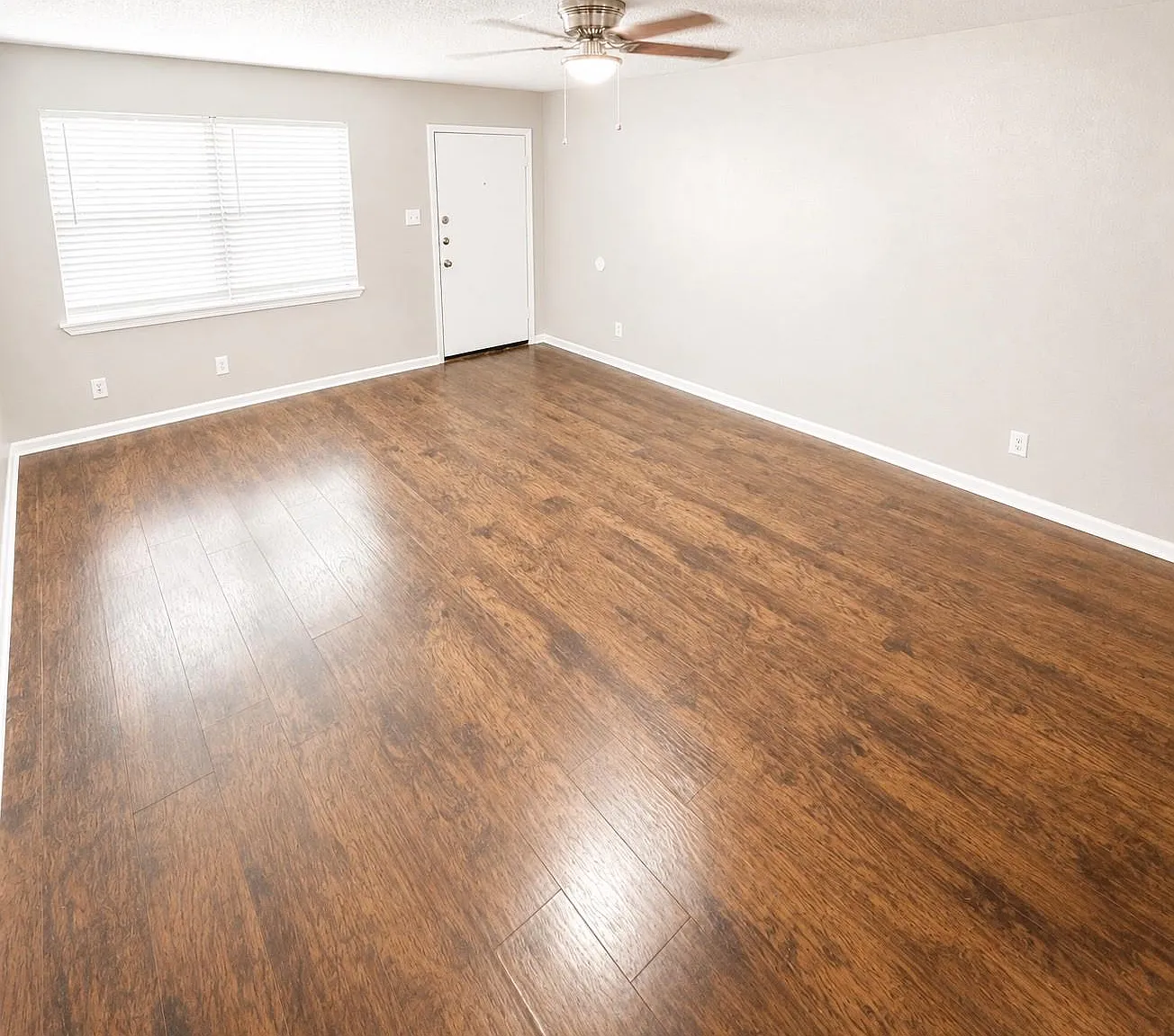 3 bed, 2.0 bath, 1275 sqft, $1,650 — Photo 4