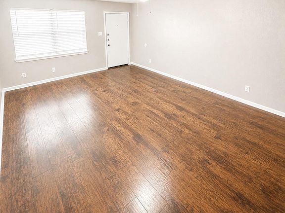 4th image of 705 Evanston St