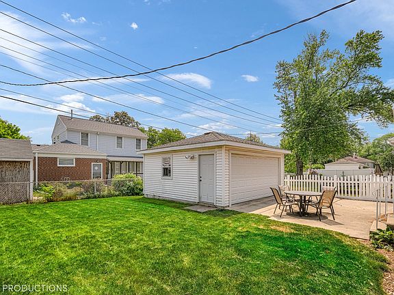 4th image of 1123 Community Dr