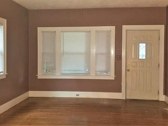 5th image of 812 Sibley St NW #1