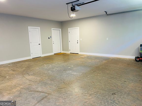 2nd image of 1027 Roberts Rd
