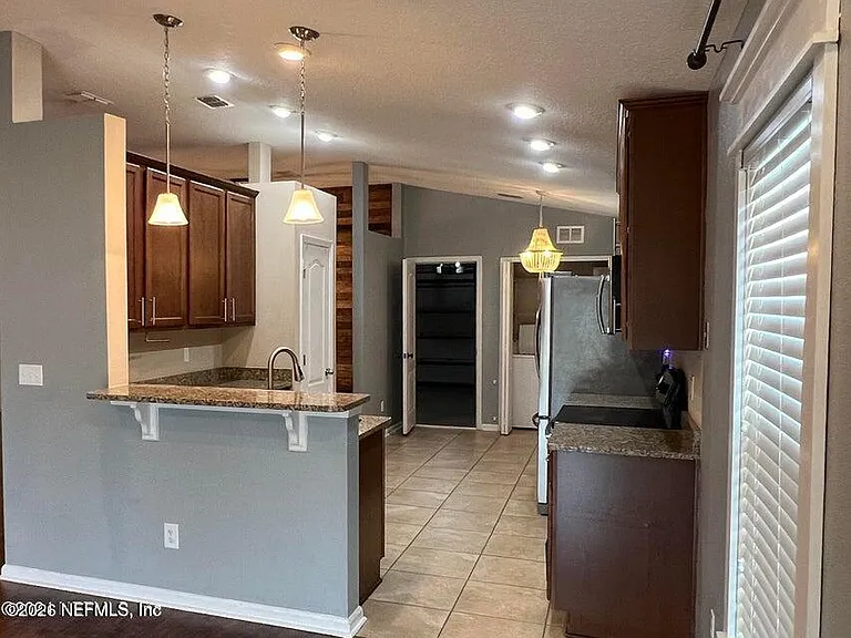 4198 Victoria Lakes Dr W — Photo 11