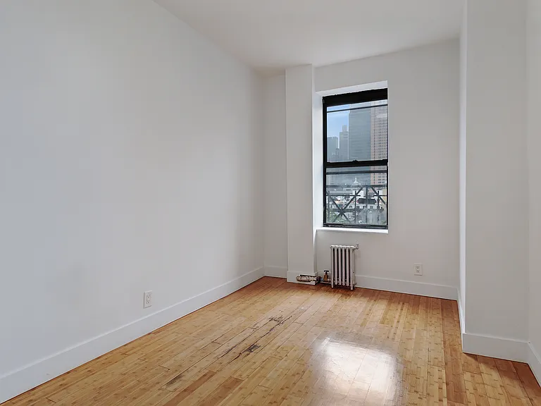 350 W 47th St #Penthouse 5A — Photo 5