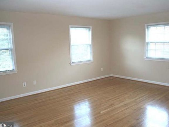 4th image of 9209 Graceland Pl