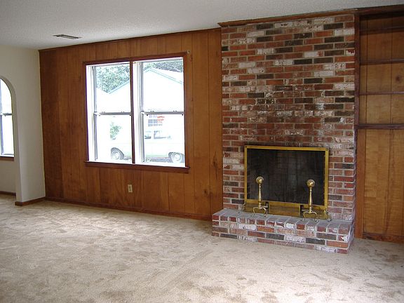 livingroom fireplace