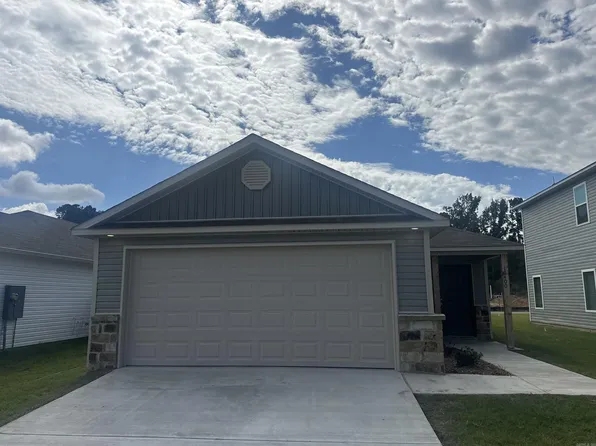 10400 Marilyn Dr, North Little Rock, AR 72113