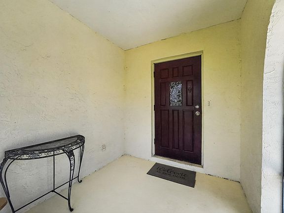 4th image of 549 SE Marydale Terrace