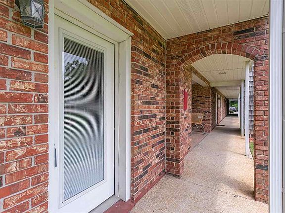 3rd image of 710 Scenic Hwy APT 112