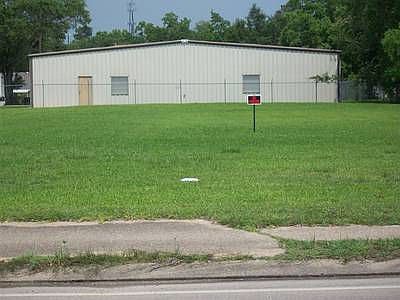 3rd image of 1501 Gertsner Memorial Dr