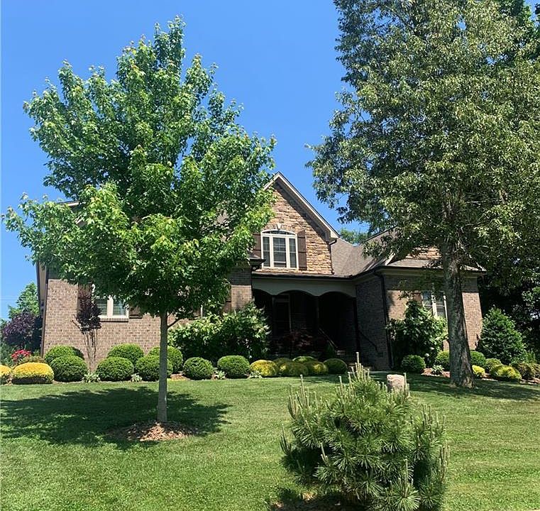 1st image of 593 Hiltons Landing Dr