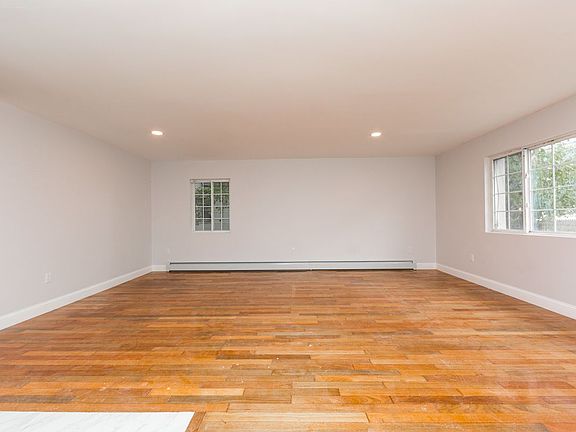 3rd image of 17210 109th Ave