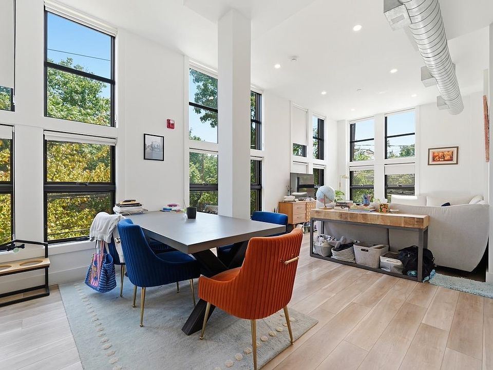 1st image of 375 Monmouth St #201