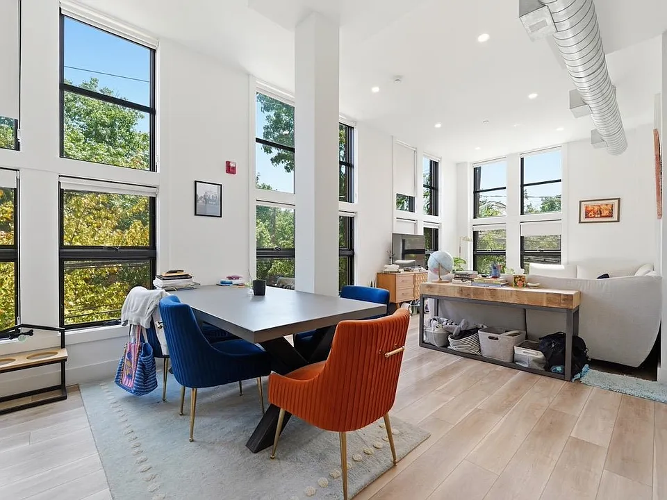 375 Monmouth St #201