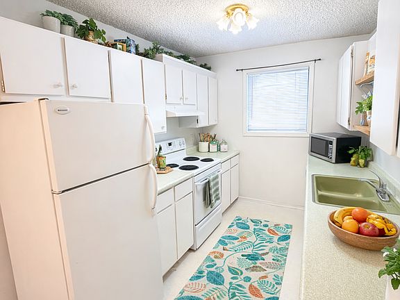 3rd image of 2121 E Upriver Dr APT 19