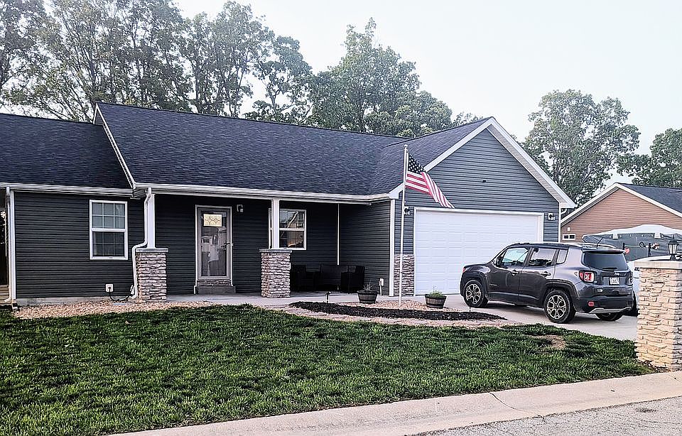 1st image of 301 Eden Prairie Ln