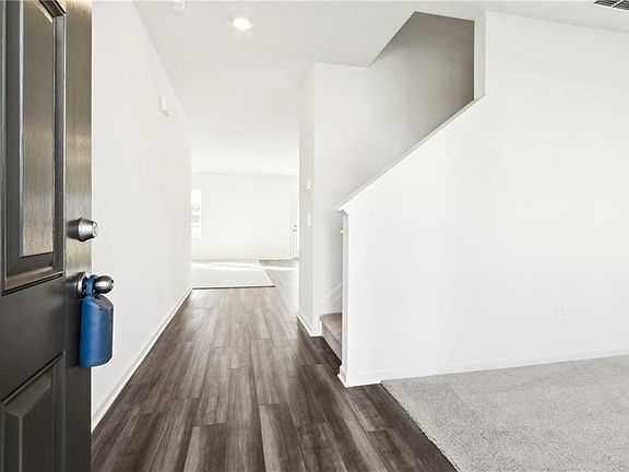 4th image of 94 Rowlett Pl