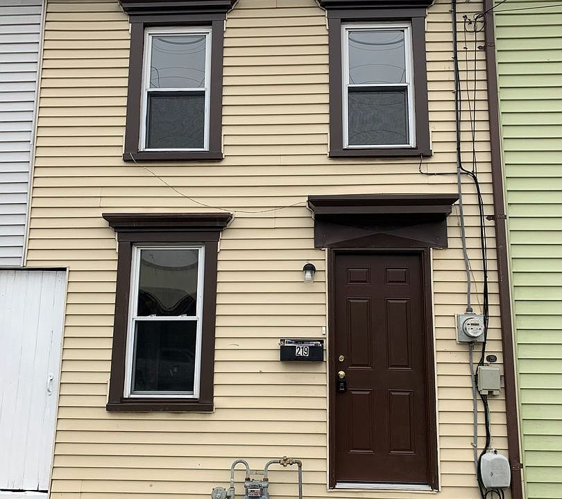 1st image of 219 N West St