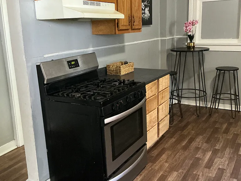 712 W Jackson St #1 — Photo 3