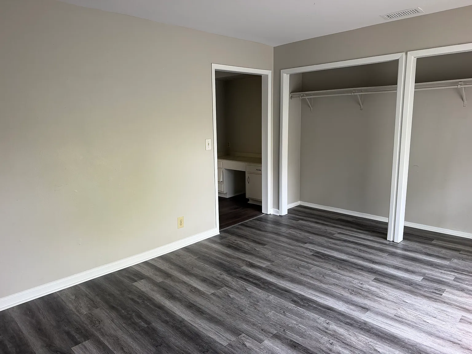 2 bed, 990 sqft, $1,350 — Photo 3