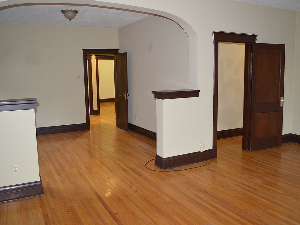 2nd image of 2129 Forest Ave