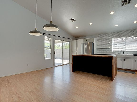 4th image of 2328 E Flintlock Pl