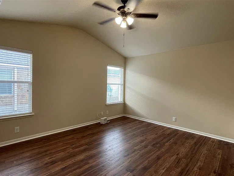 1807 Colorado Bend Dr — Photo 33