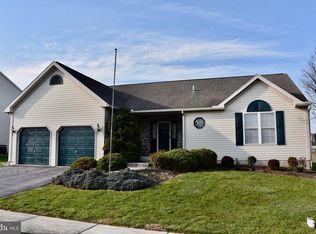 103 Primrose Ln, Sinking Spring, PA 19608