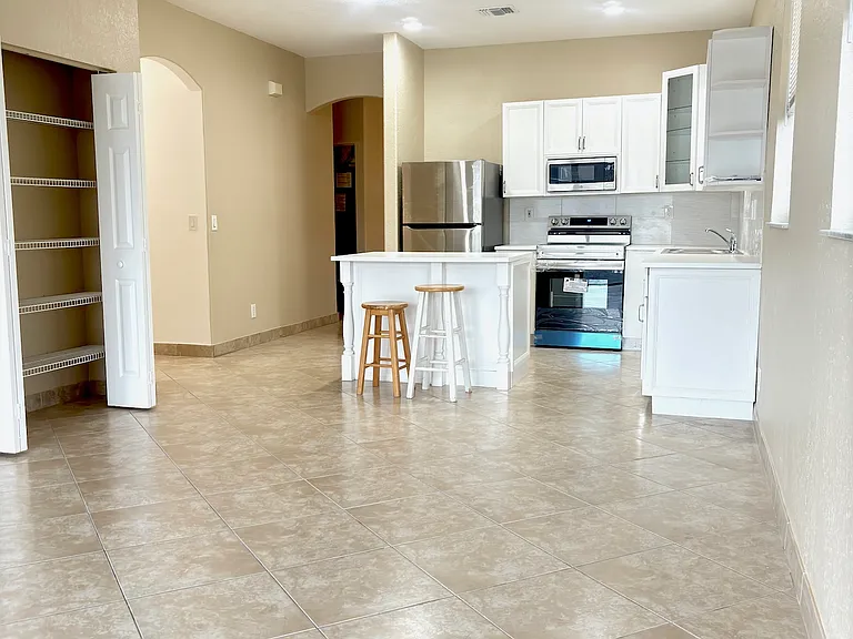 13428 SW 23rd St — Photo 7