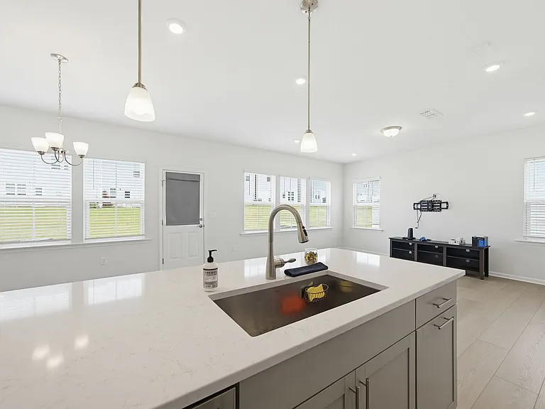 2109 Sun Vibes Way — Photo 15