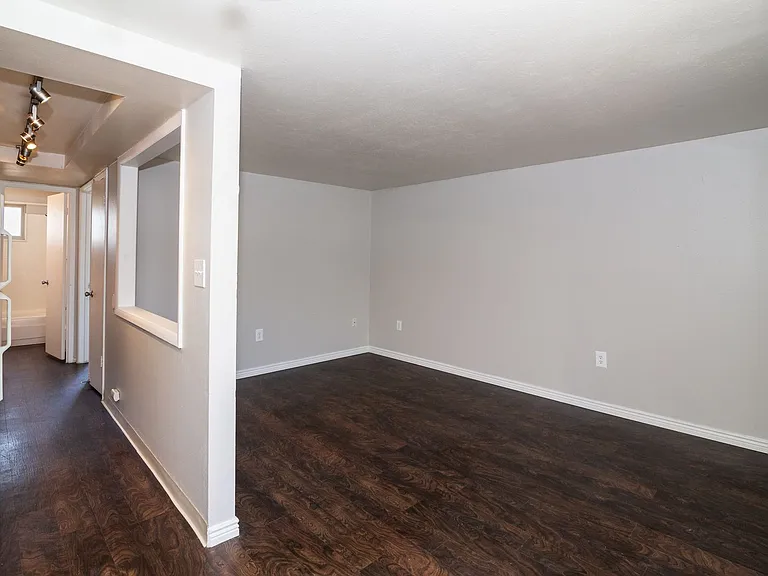 Dexter Street Apartments — Photo 17