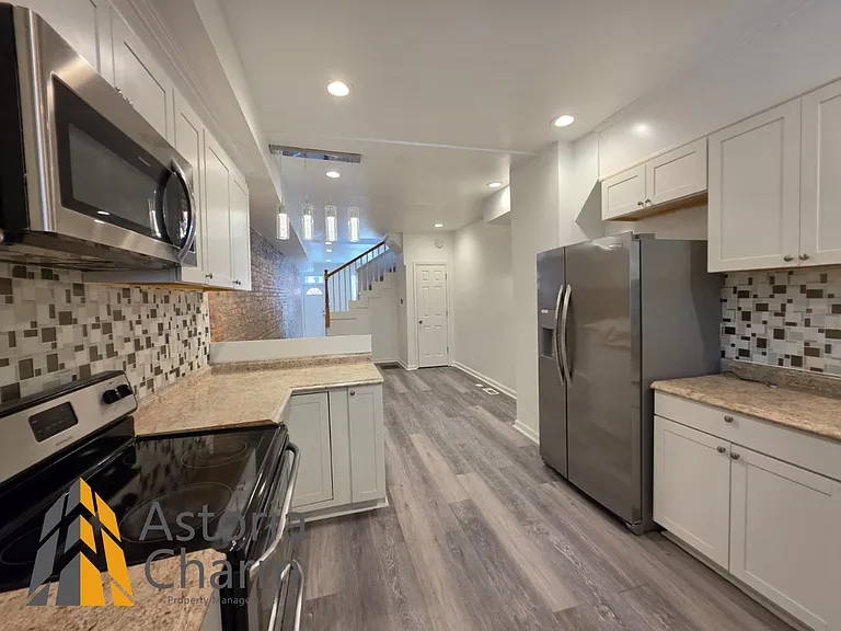519 E 28th St — Photo 28
